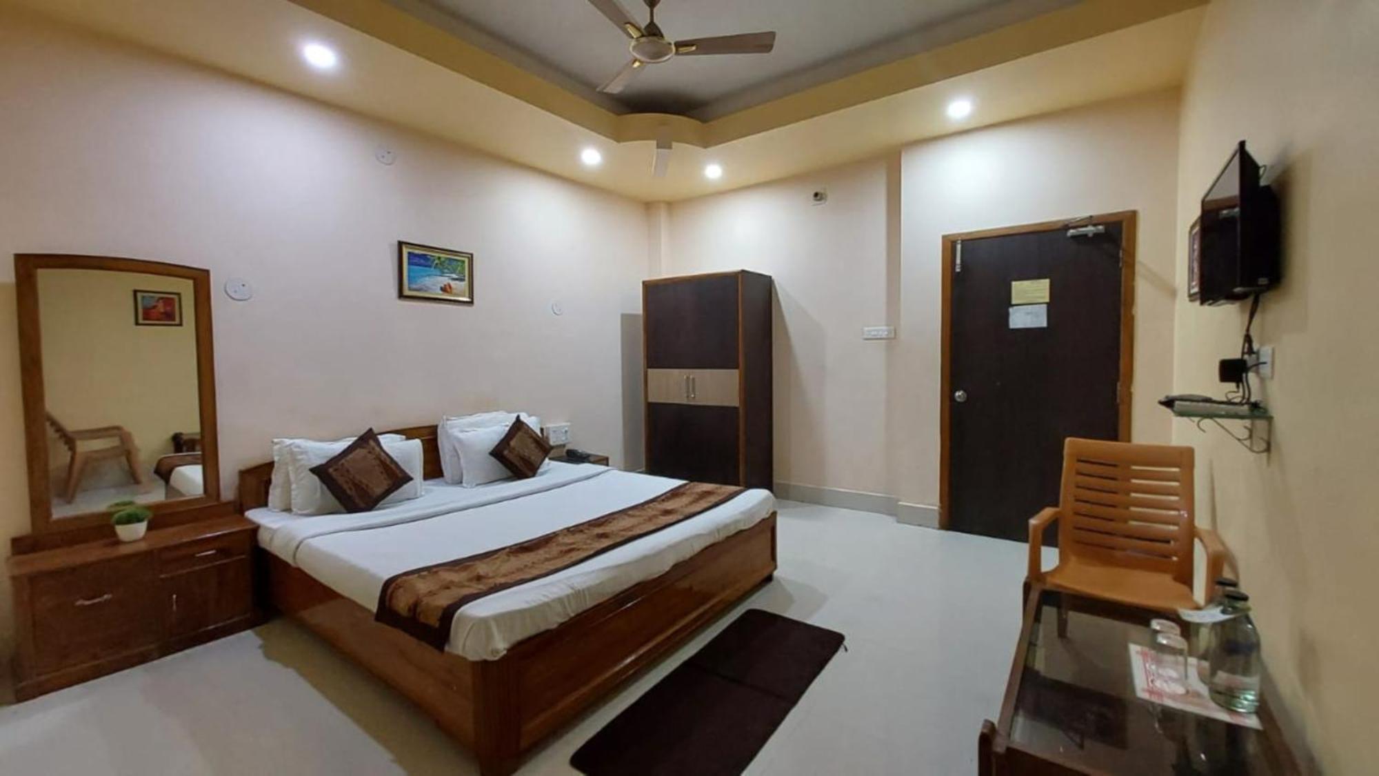 Goroomgo Silicon Residency Puri Near Sea Beach & Temple - Luxurious Room - Lift And Parking Facilities - Best Seller Exterior foto